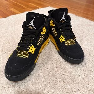 Jordan Retro 4 ‘Thunder’